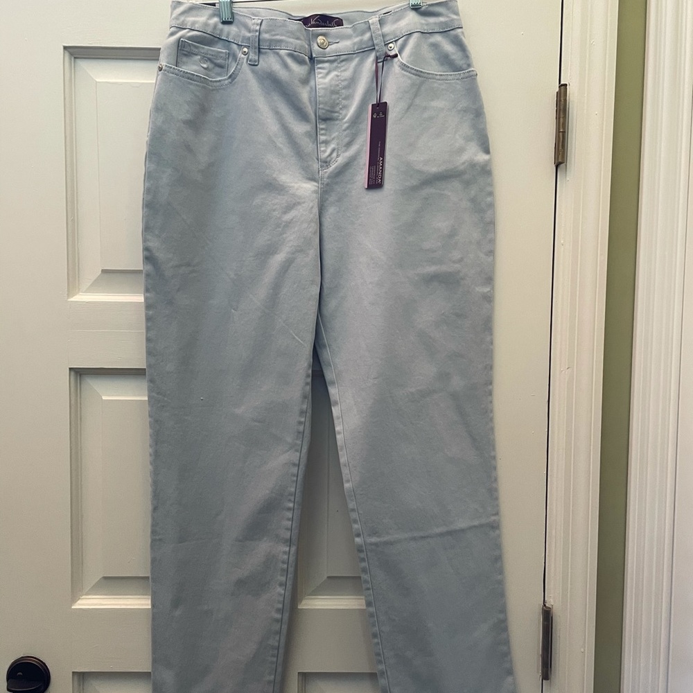 NWT Softest Blue Gloria Vanderbilt Amanda Jeans 12